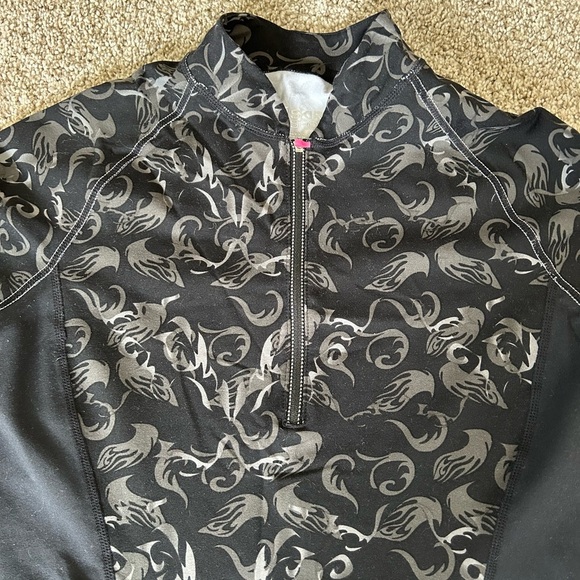 Skirt Sports 1/4 zip pullover athletic top. Thick. Designed in Boulder CO. EUC - Picture 2 of 11